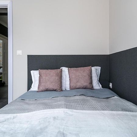 Boutique 2-Bedroom Apartment In โซเฟีย ภายนอก รูปภาพ