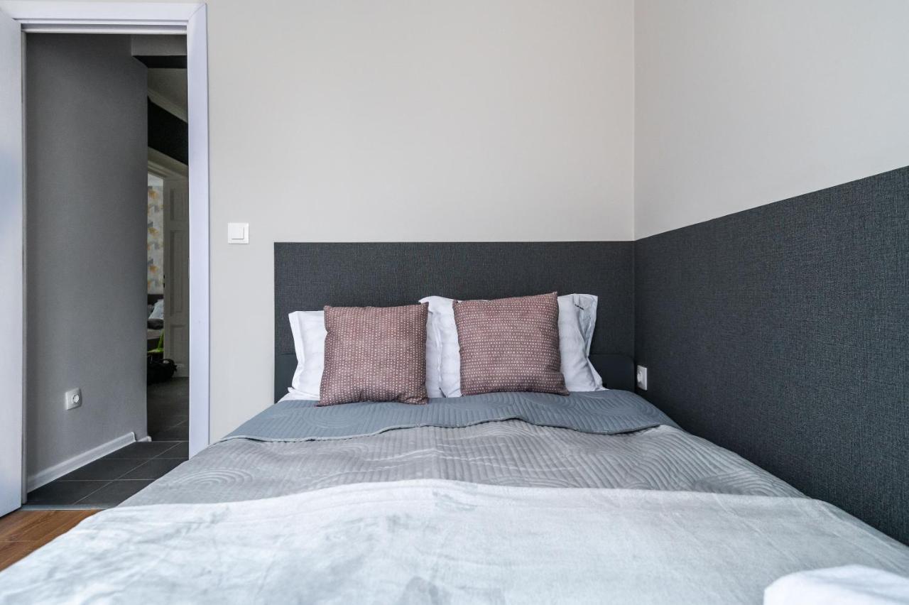 Boutique 2-Bedroom Apartment In โซเฟีย ภายนอก รูปภาพ