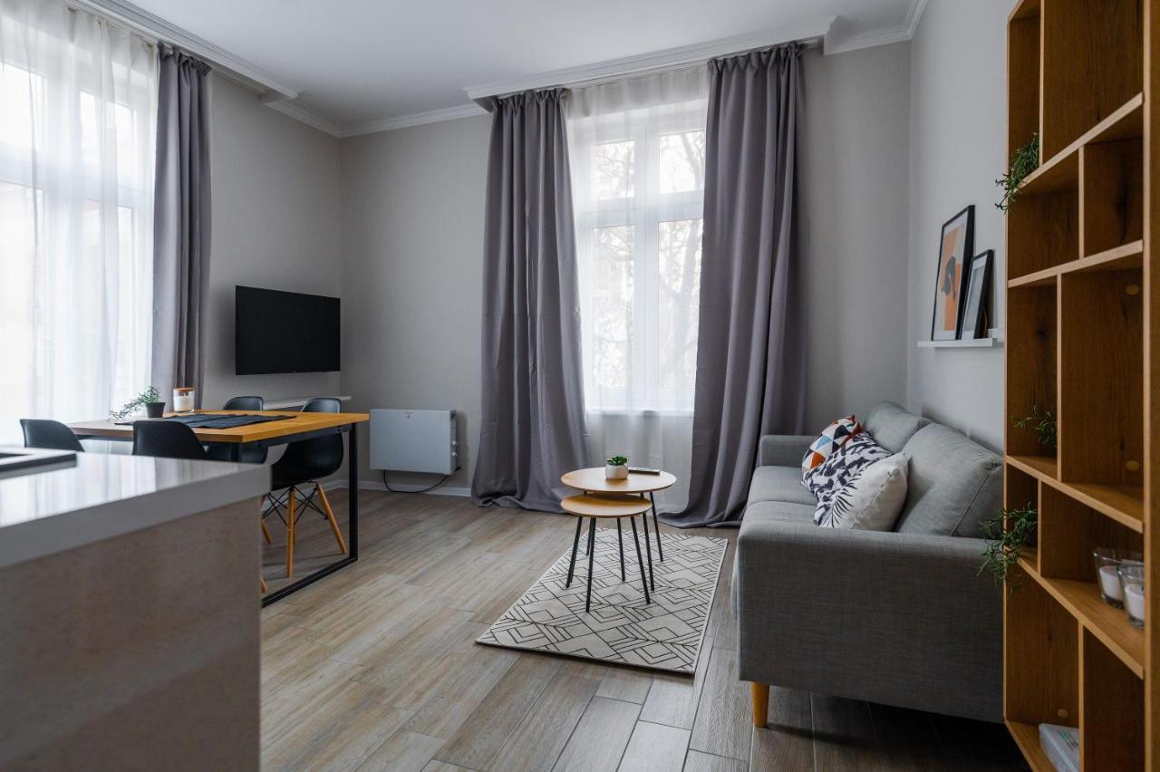 Boutique 2-Bedroom Apartment In โซเฟีย ภายนอก รูปภาพ