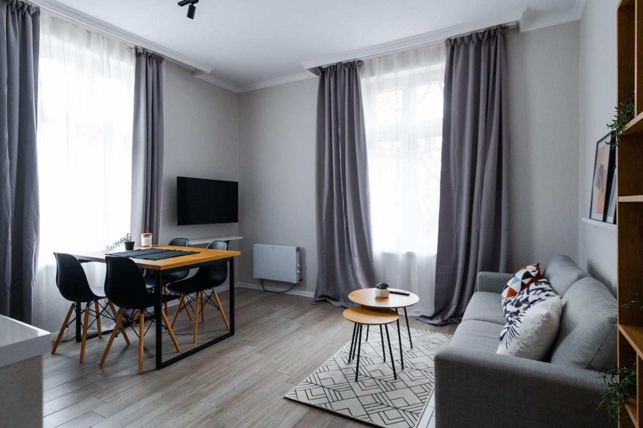 Boutique 2-Bedroom Apartment In โซเฟีย ภายนอก รูปภาพ