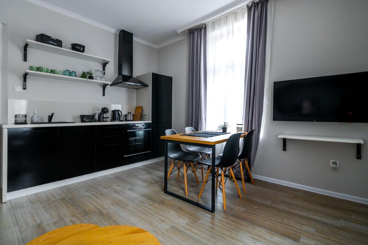 Boutique 2-Bedroom Apartment In โซเฟีย ภายนอก รูปภาพ