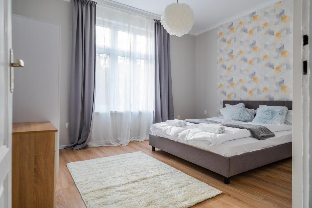 Boutique 2-Bedroom Apartment In โซเฟีย ภายนอก รูปภาพ