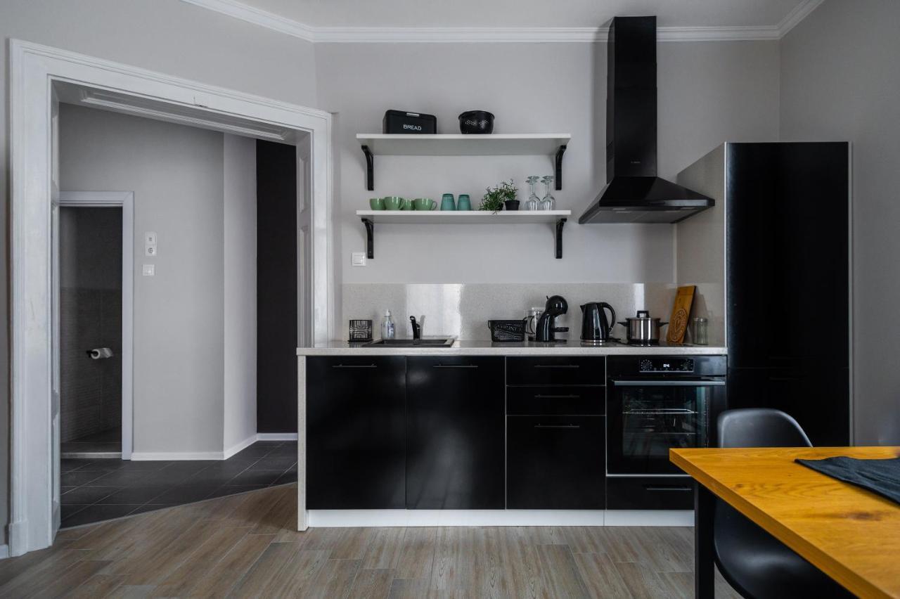 Boutique 2-Bedroom Apartment In โซเฟีย ภายนอก รูปภาพ