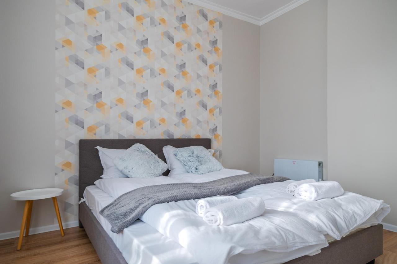 Boutique 2-Bedroom Apartment In โซเฟีย ภายนอก รูปภาพ